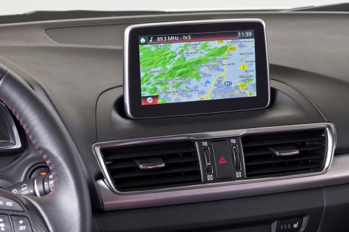 Установка автомобильного GPS навигатора на штатный монитор