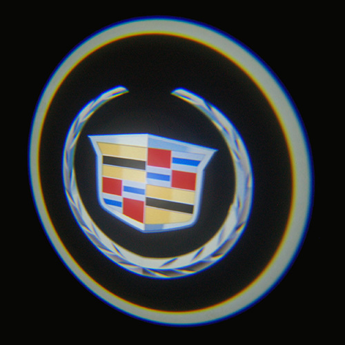 Подсветка в двери с логотипом Cadillac